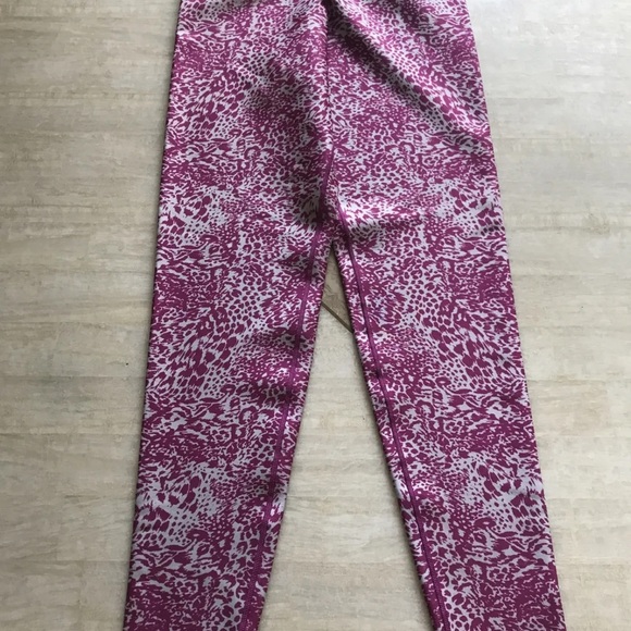 Cor Designed by Ultracor Tulip Congo Leggings yoga Size Medium MSRP $130 NWT - Picture 3 of 11